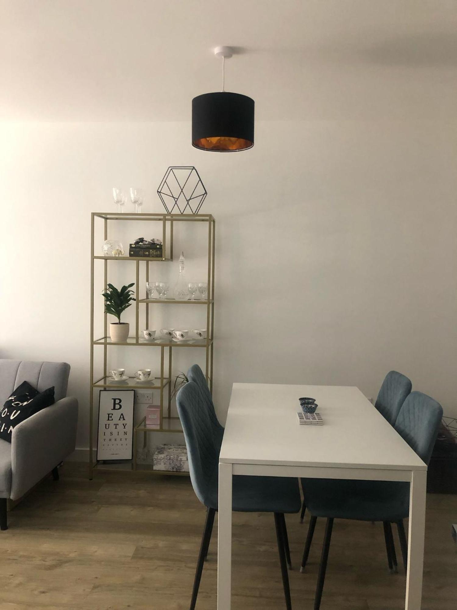 Luxury Double Featuring Comfortable Sofa Bed To Sleep On, Private Balcony, And Exclusive Access To Rooftop And Garden In Welcoming Shared Flat With Host Londres